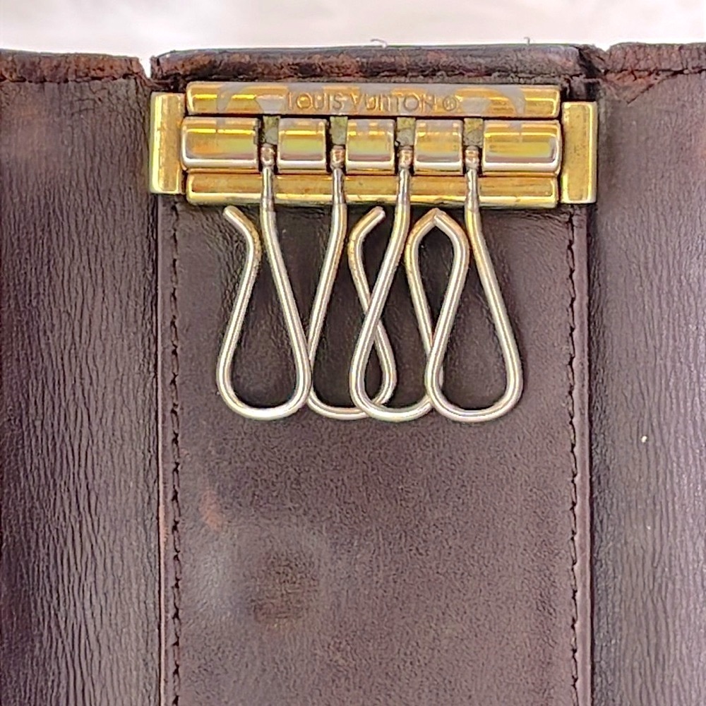Louis Vuitton Vernis 4 Ring Key Holder - Picture 7 of 11